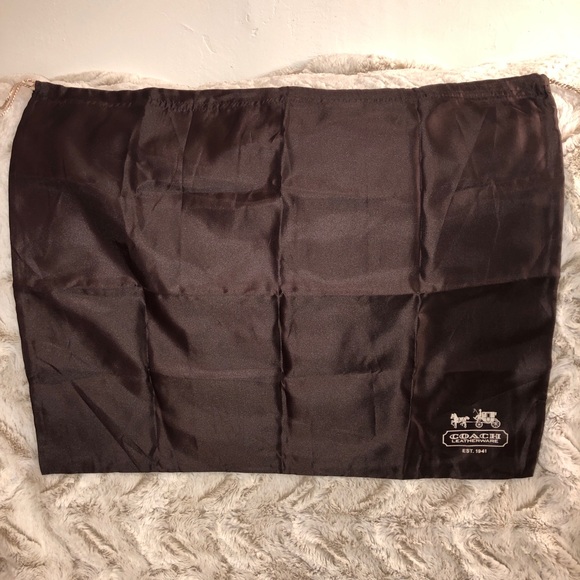 Coach, Sydney satchel with shoulder in black - Picture 15 of 16